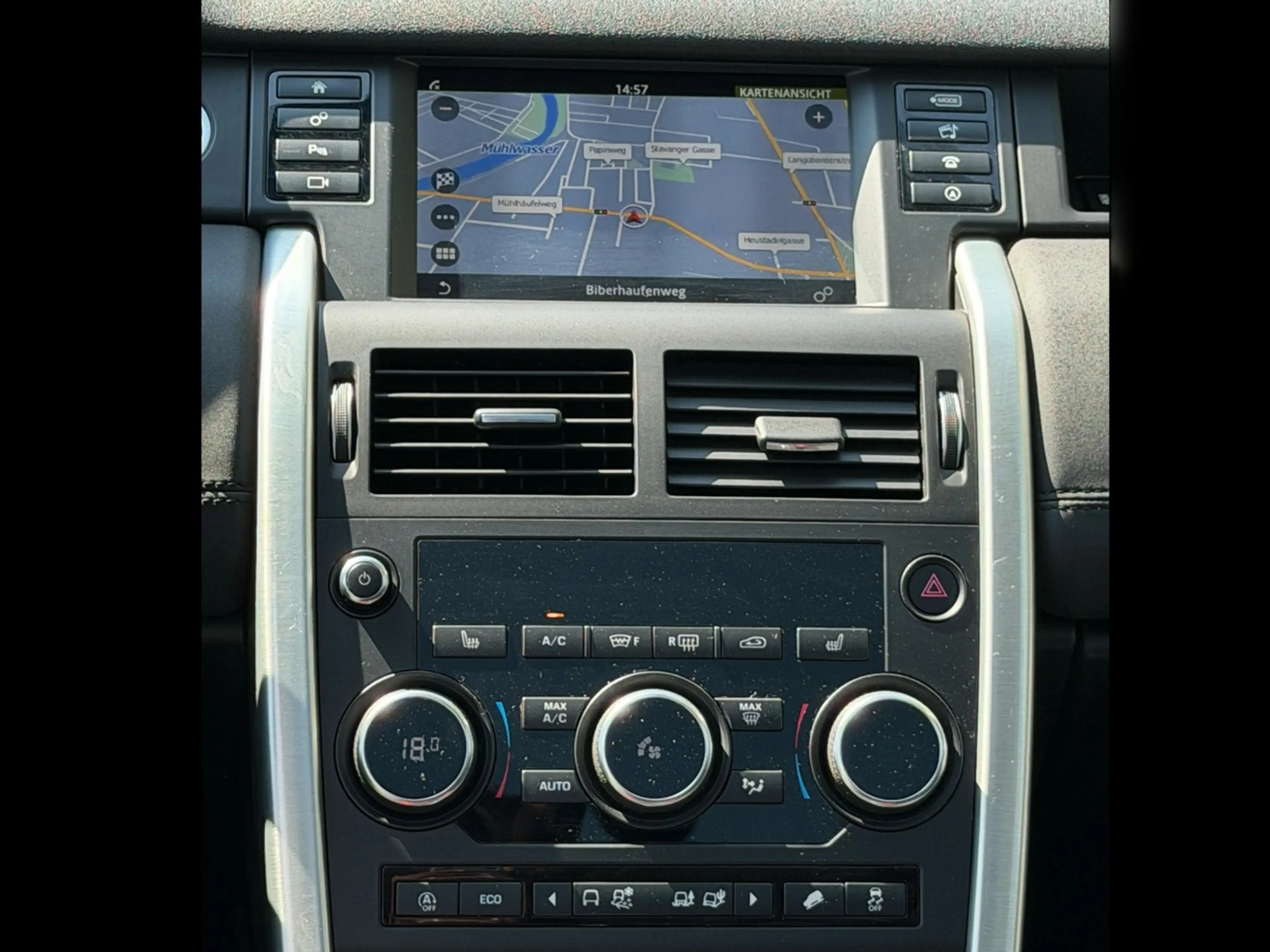 Land Rover Discovery Sport 2.0 Td4 SE AWD — photo 13
