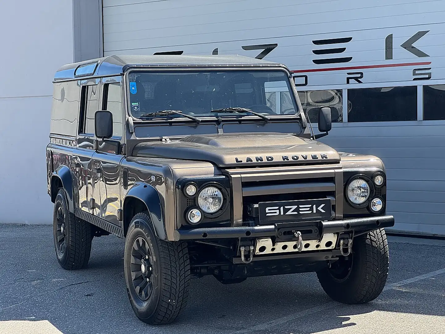 Land Rover Defender 110" Station Wagon SE 2,4 TD - 2