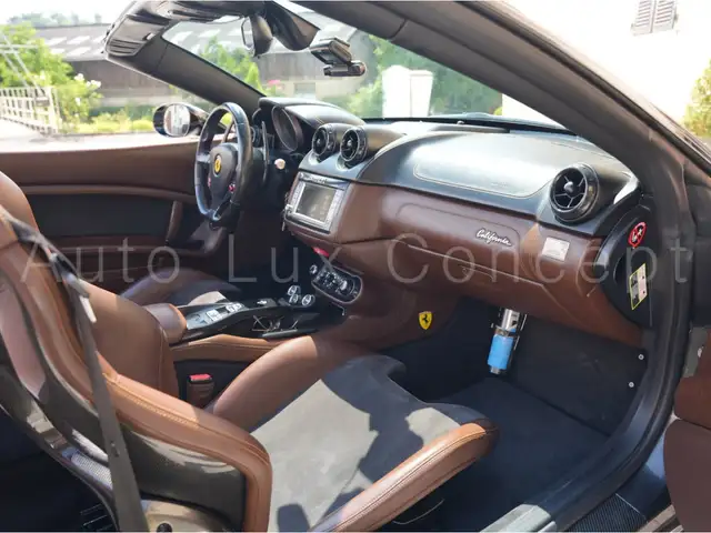 Ferrari California view 6