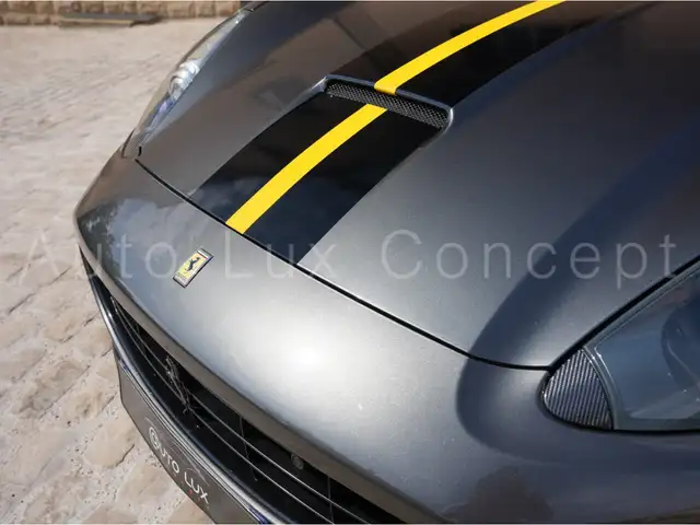 Ferrari California view 10