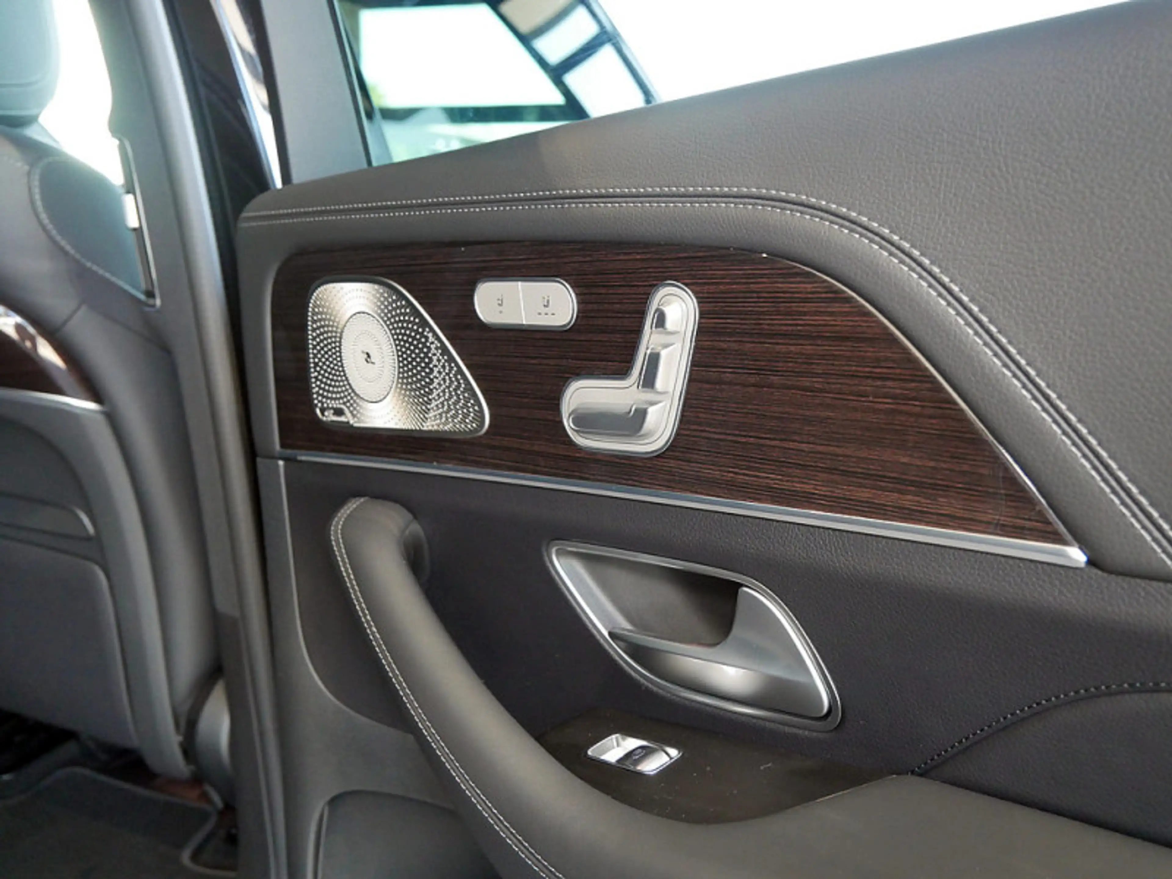 Mercedes-Benz GLS 450 d 4MATIC AMG BURM NIGHT WIDE MEMO MULTI — photo 9