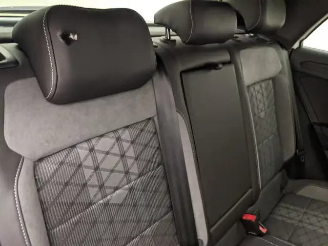 Volkswagen T-Roc view 8