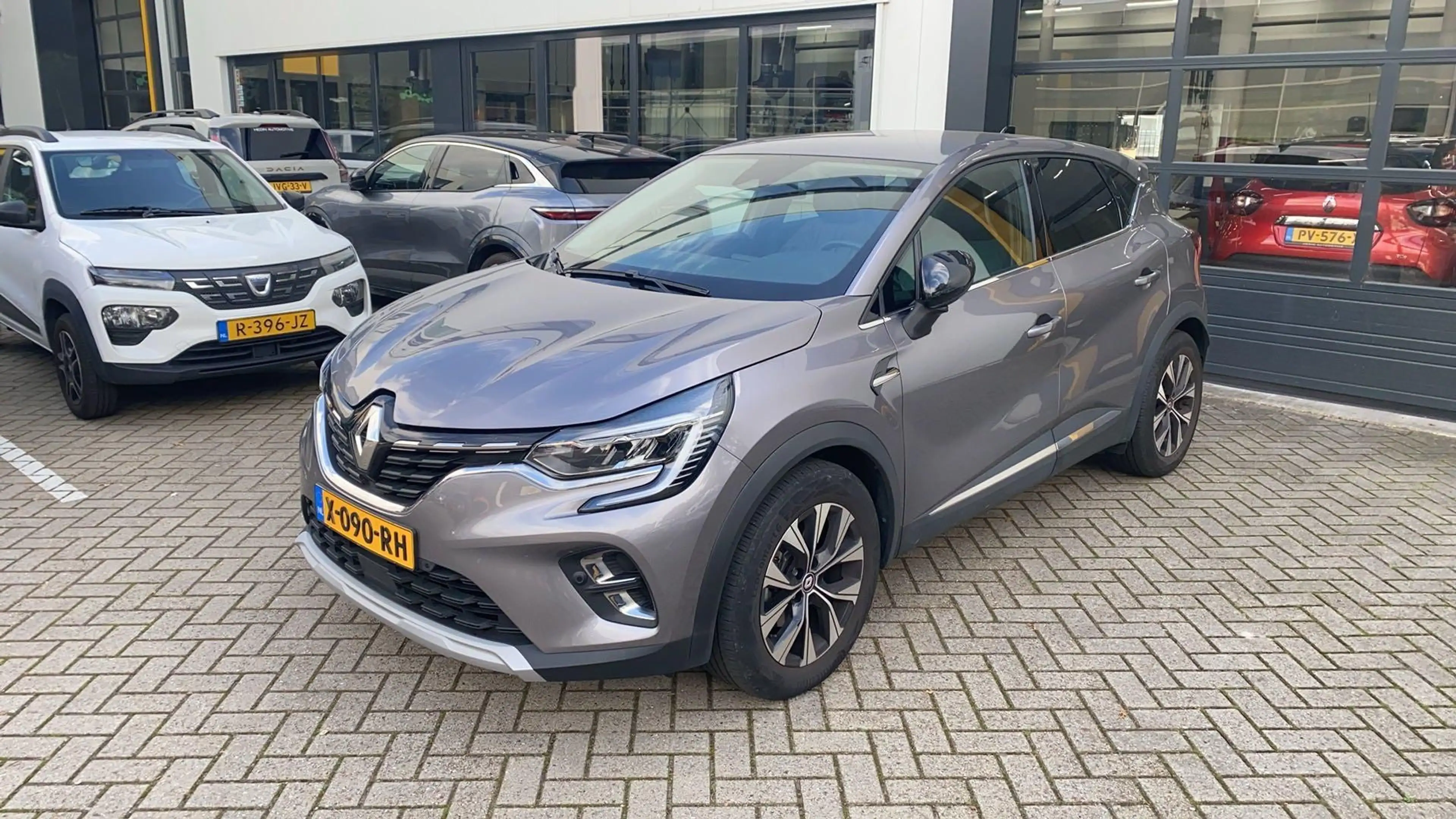 Renault Captur 1.6 E-Tech full hybrid 145 techno