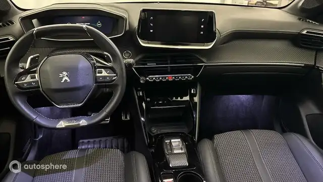 Peugeot 208 view 11