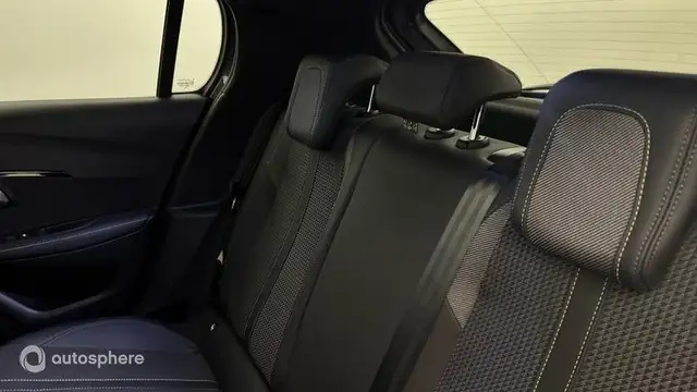 Peugeot 208 view 13