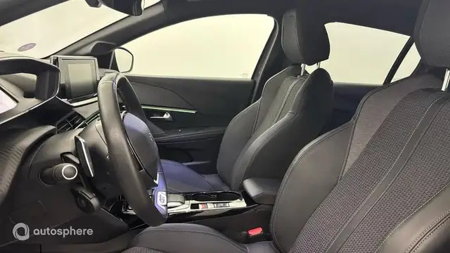 Peugeot 208 view 12