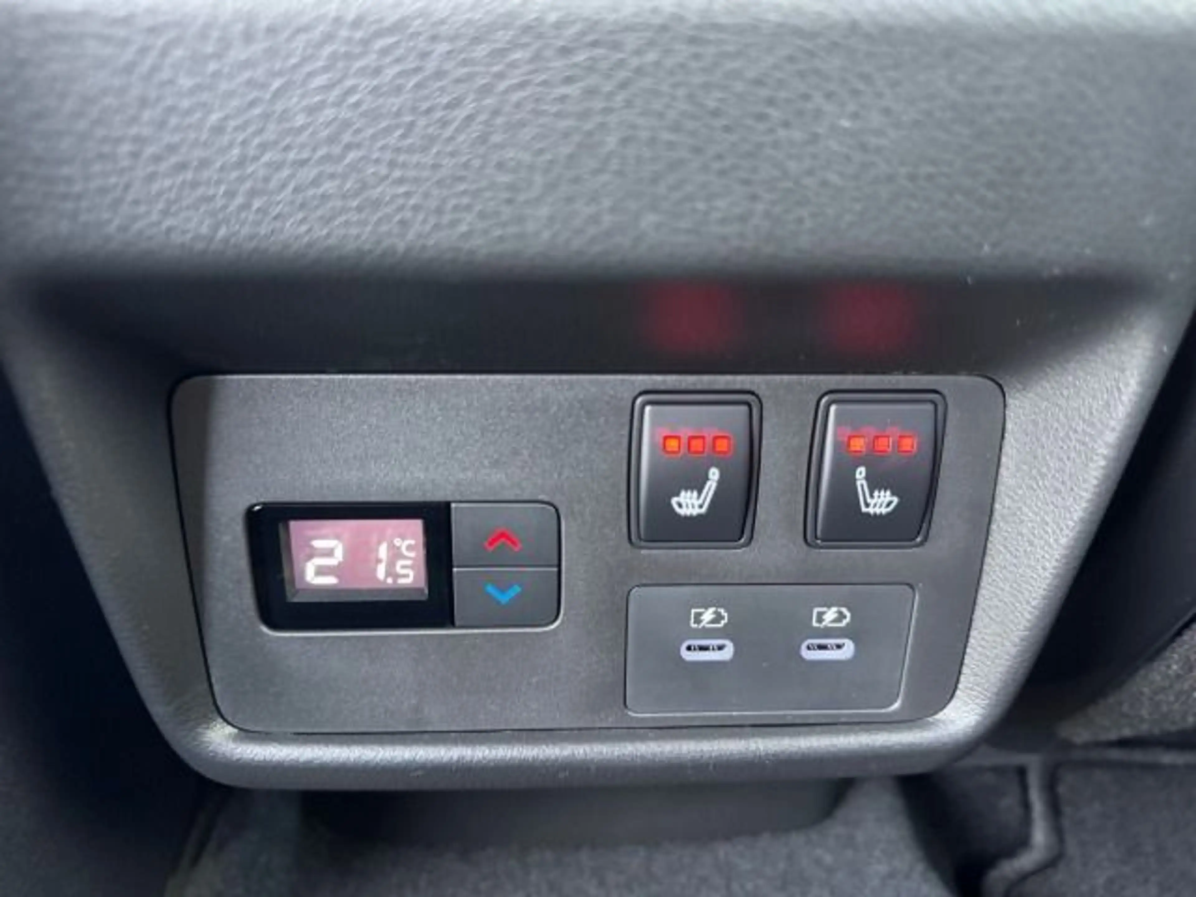 Nissan X-Trail e-Power e-4orce Tekna — photo 13