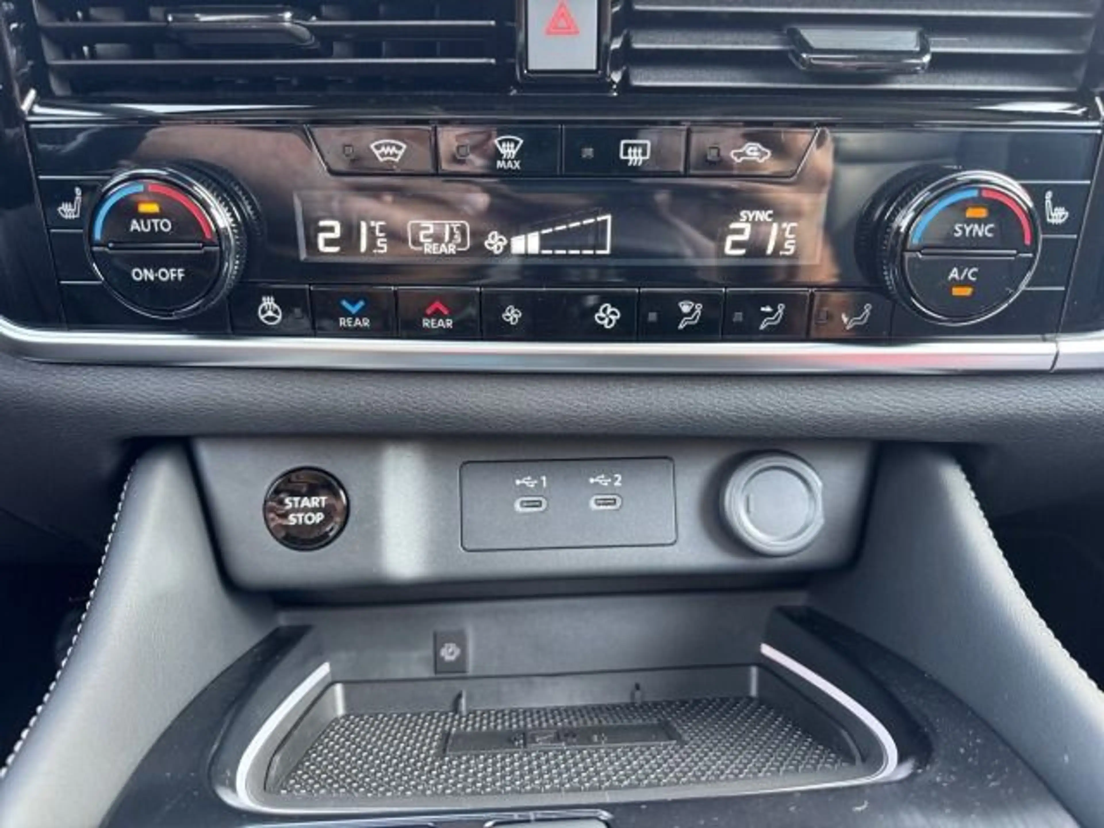 Nissan X-Trail e-Power e-4orce Tekna — photo 14