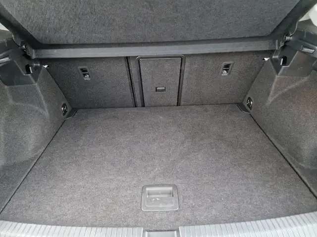 Volkswagen T-Roc view 15