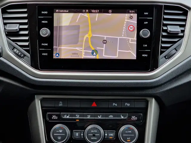 Volkswagen T-Roc view 10