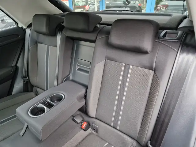 Volkswagen T-Roc view 14