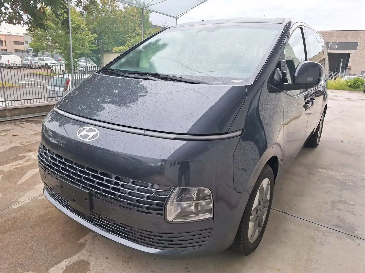 Hyundai STARIA Staria 1.6 hev  automatica KM ZERO PRONTA CONSEGNA Gris - 1