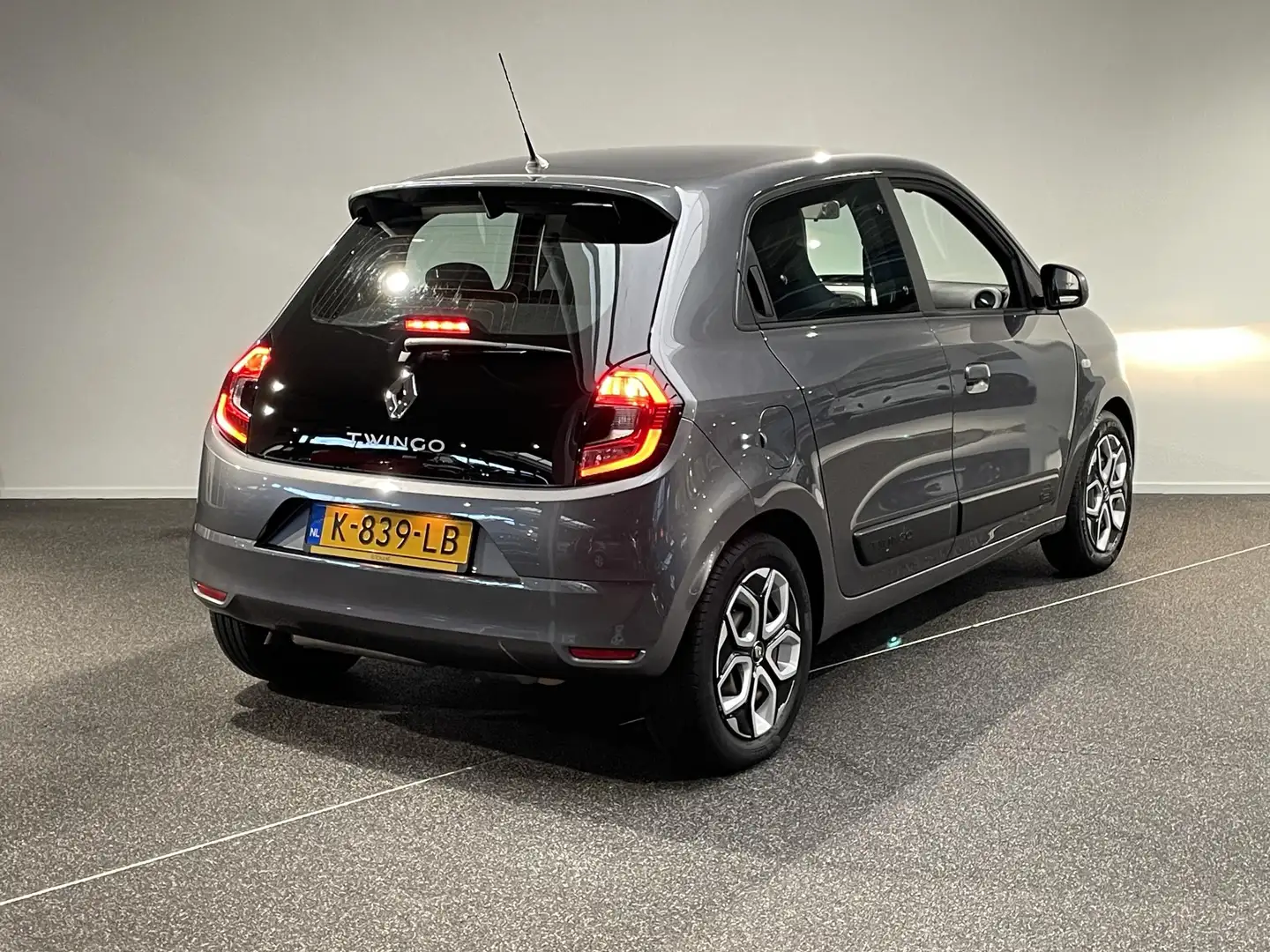 Renault Twingo 1.0 SCe Collection | Airco | Bluetooth Grijs - 2