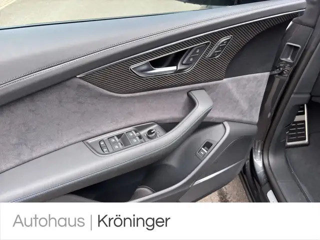 Audi RSQ8 view 8