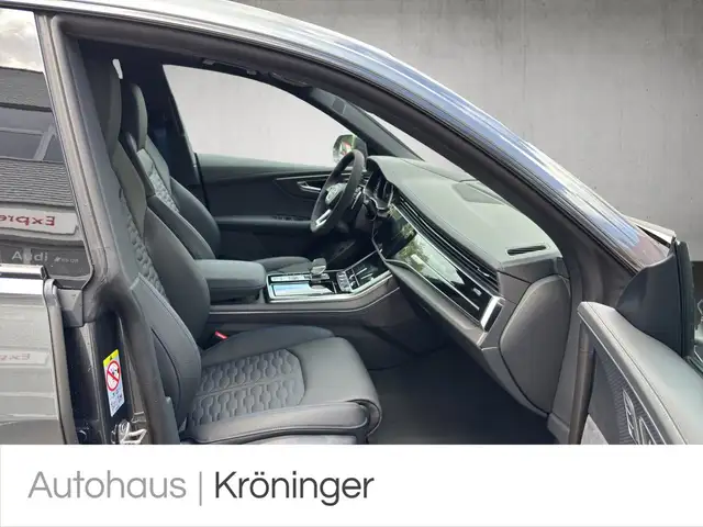 Audi RSQ8 view 9