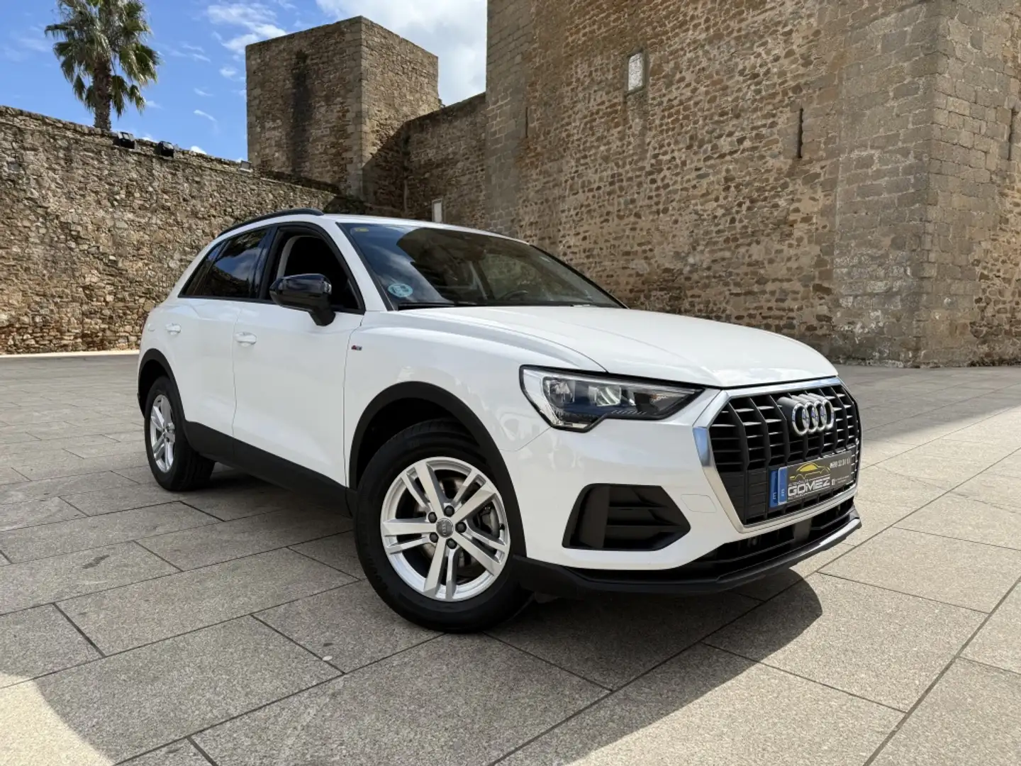 Audi Q3 35 TDI Black line S tronic 110kW Wit - 2