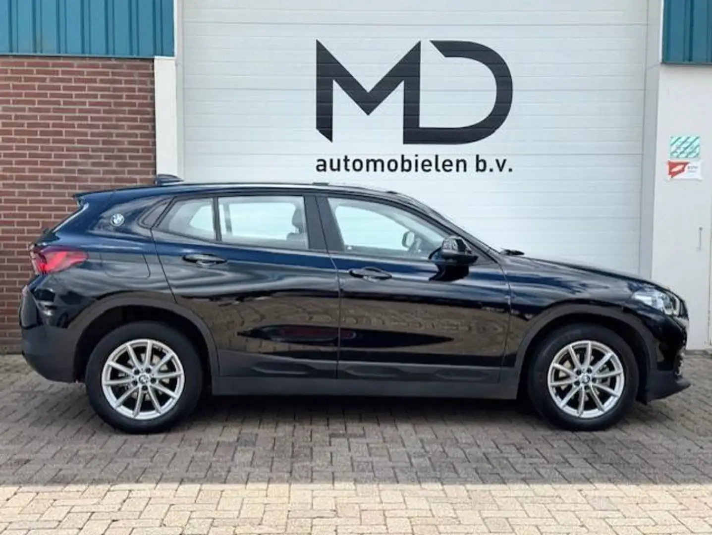 BMW X2 SDrive16d Business Edition Plus - Dealer onderhoud Zwart - 2
