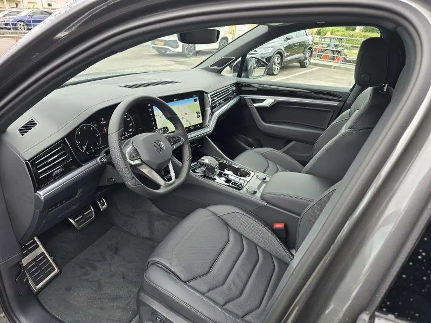 Volkswagen Touareg R-Line Gris - 2