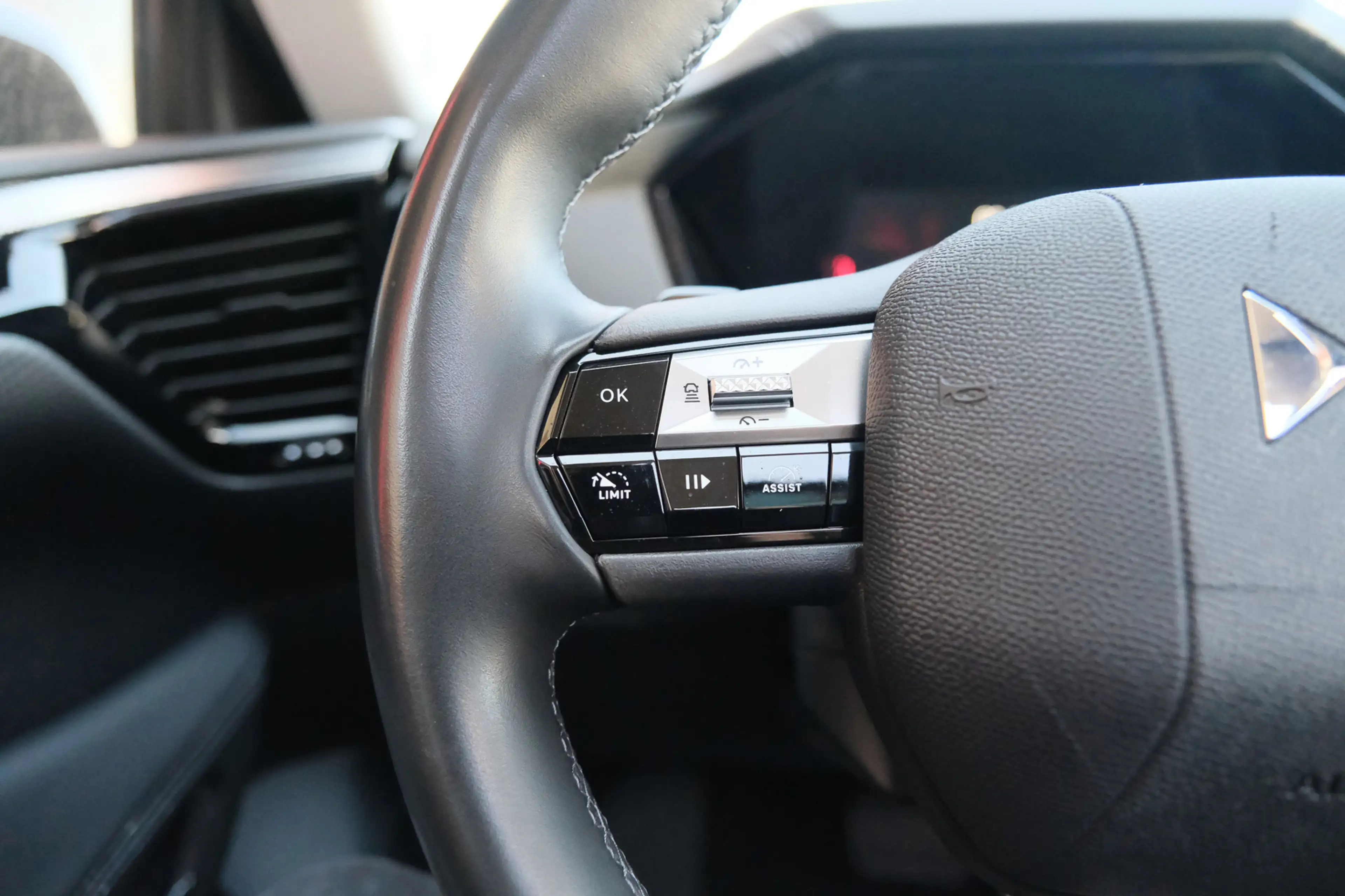 DS Automobiles DS 4 1.2 PureTech Bastille — photo 20