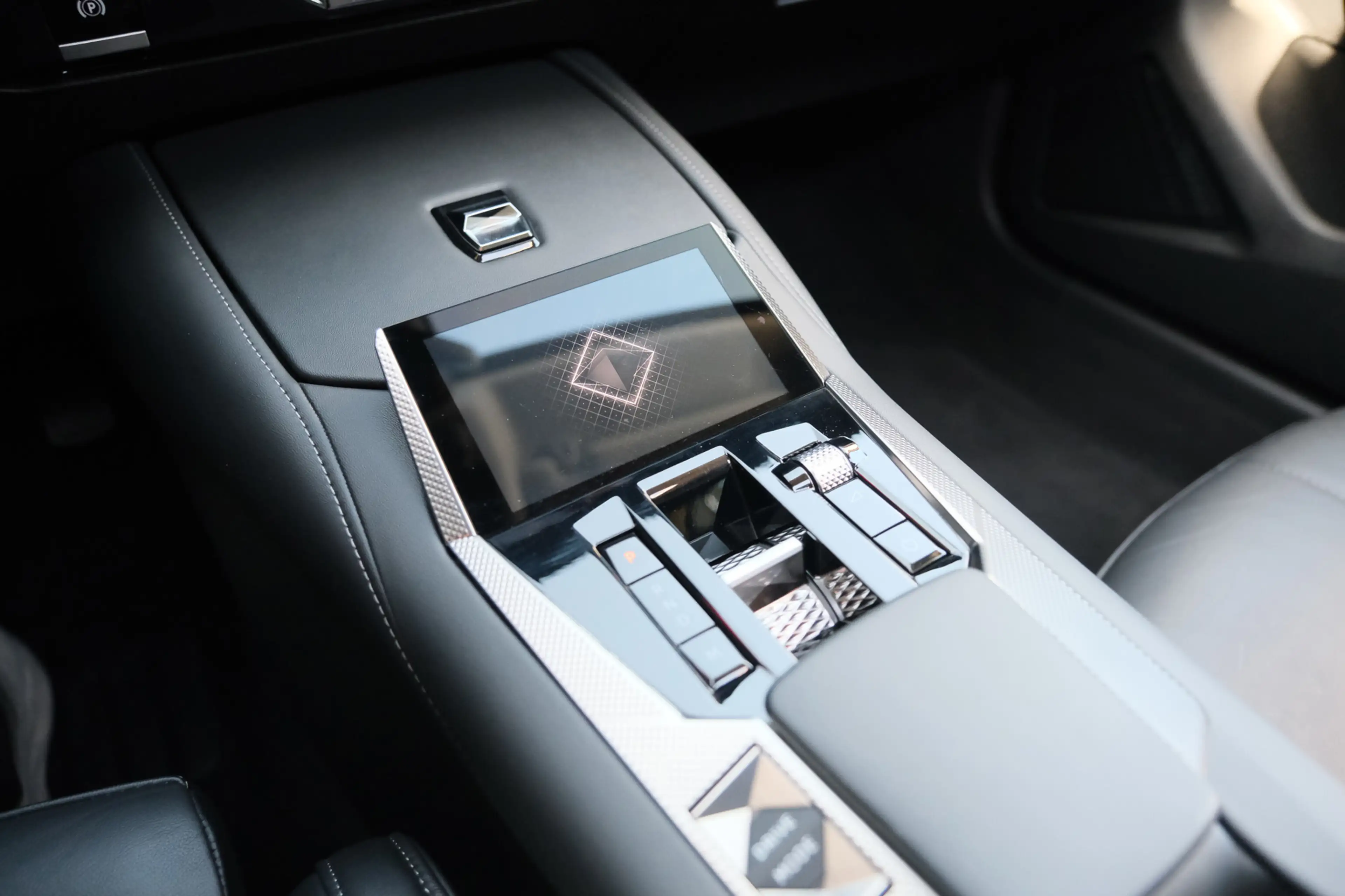 DS Automobiles DS 4 1.2 PureTech Bastille — photo 10