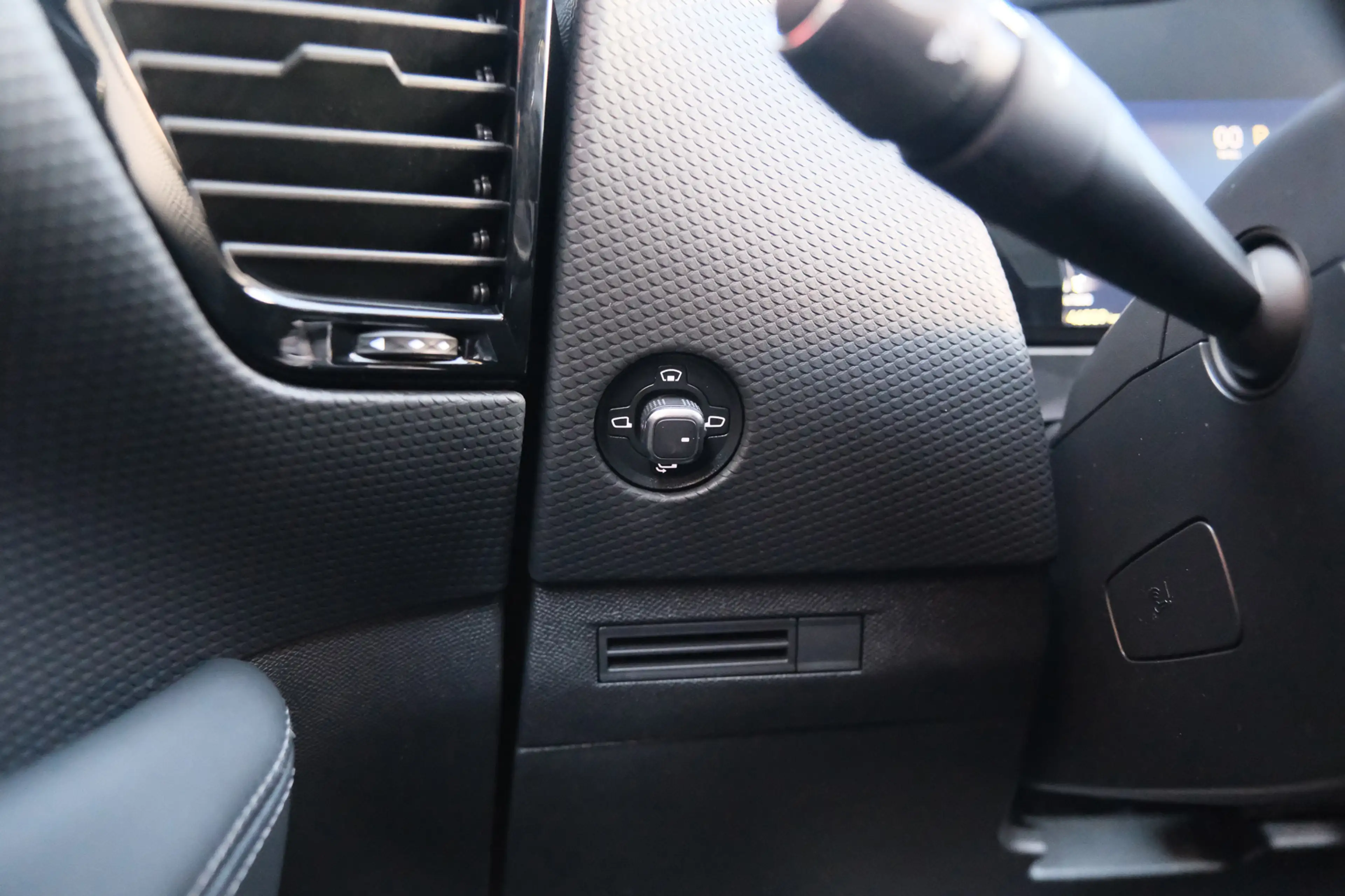 DS Automobiles DS 4 1.2 PureTech Bastille — photo 24