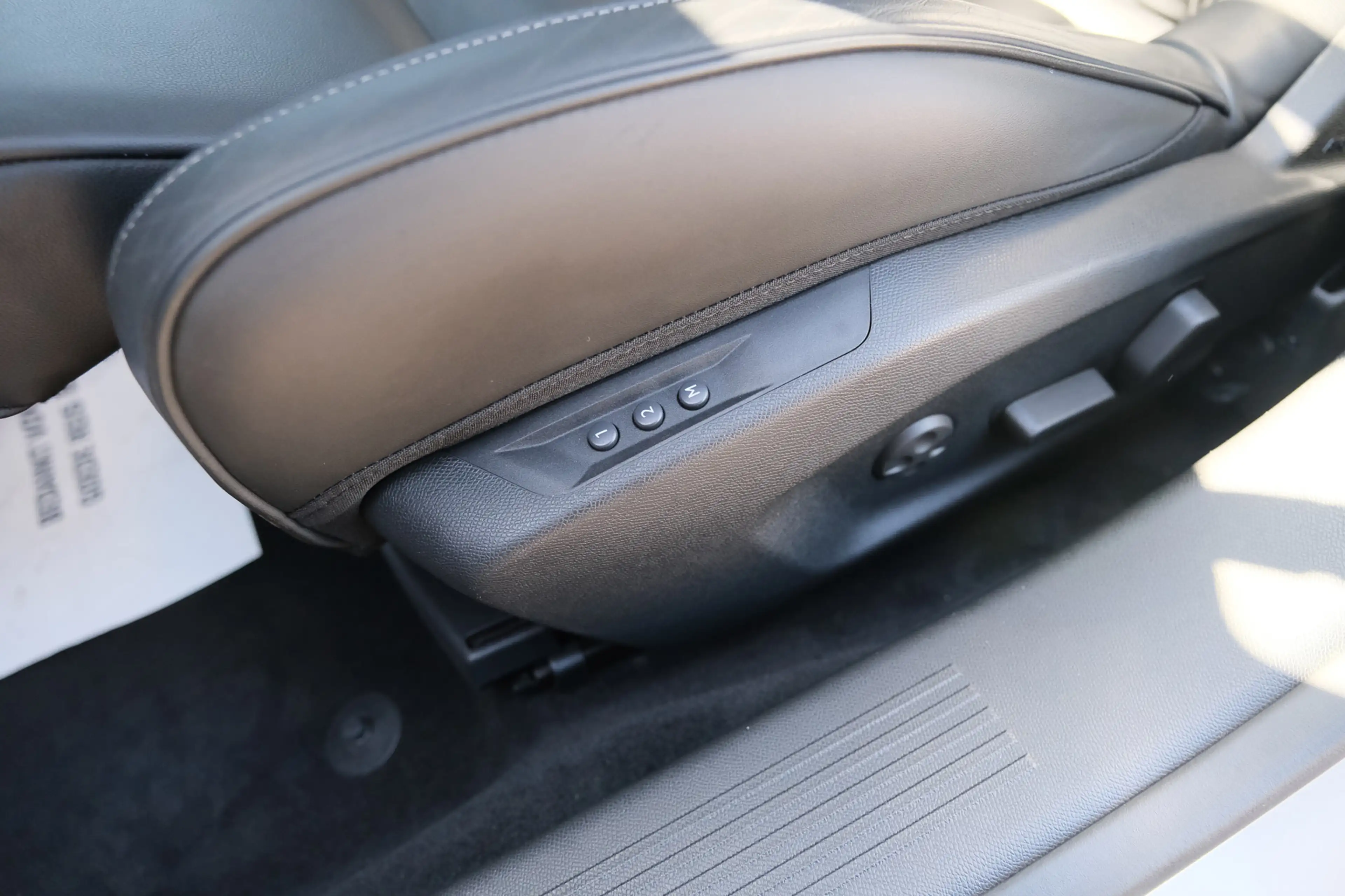 DS Automobiles DS 4 1.2 PureTech Bastille — photo 11