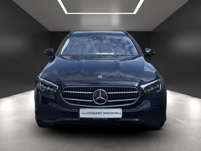Mercedes-Benz E-Class view 8