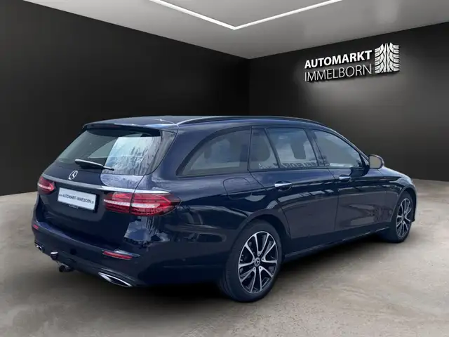 Mercedes-Benz E-Class view 6