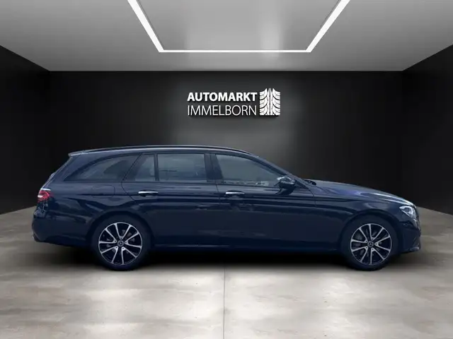 Mercedes-Benz E-Class view 7