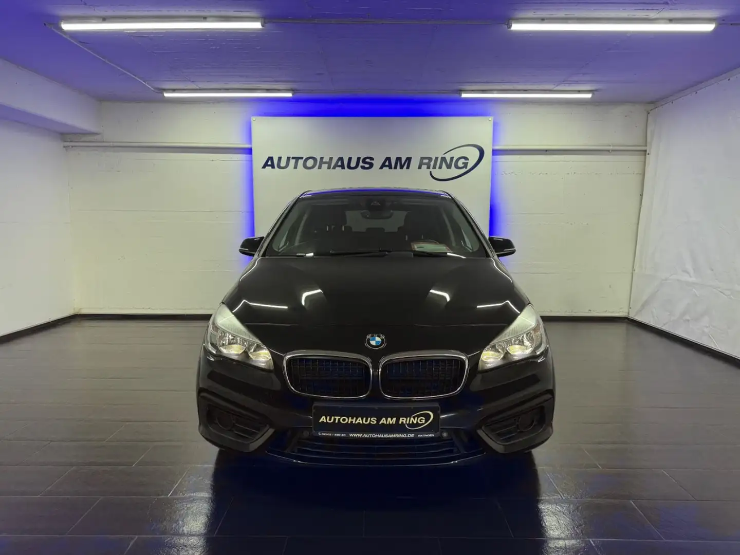 BMW 218 1HND 3xPDC AHK SZHG TEMPO 17" Schwarz - 1