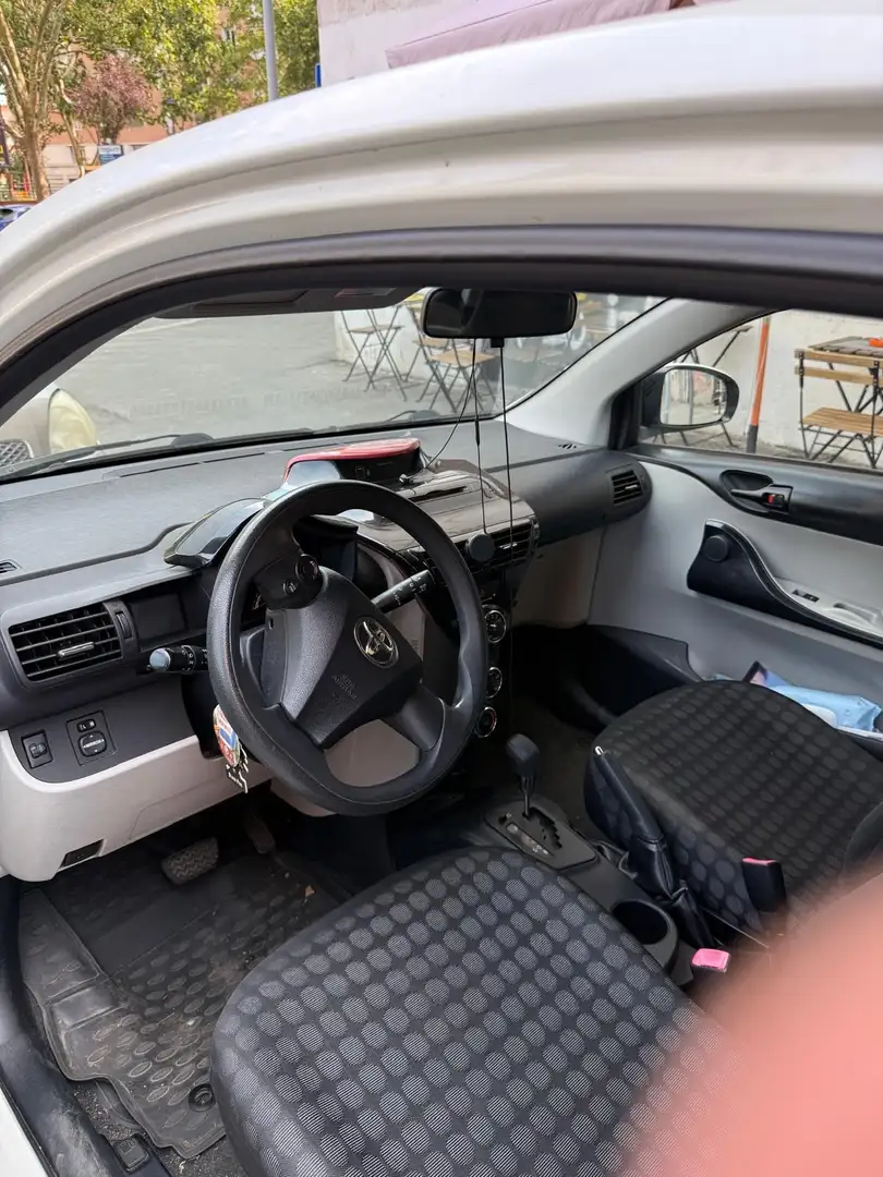 Toyota iQ iQ 1.0 cambio automatico Bianco - 2