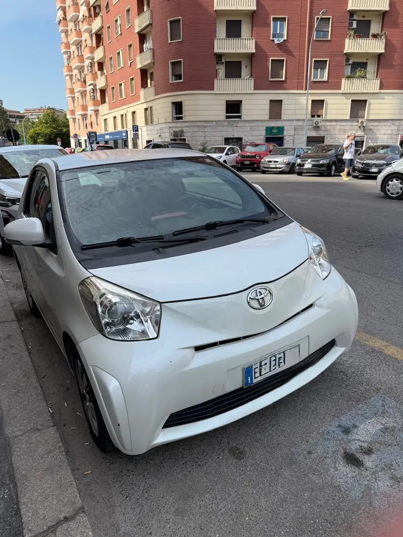 Toyota iQ iQ 1.0 cambio automatico Bianco - 1