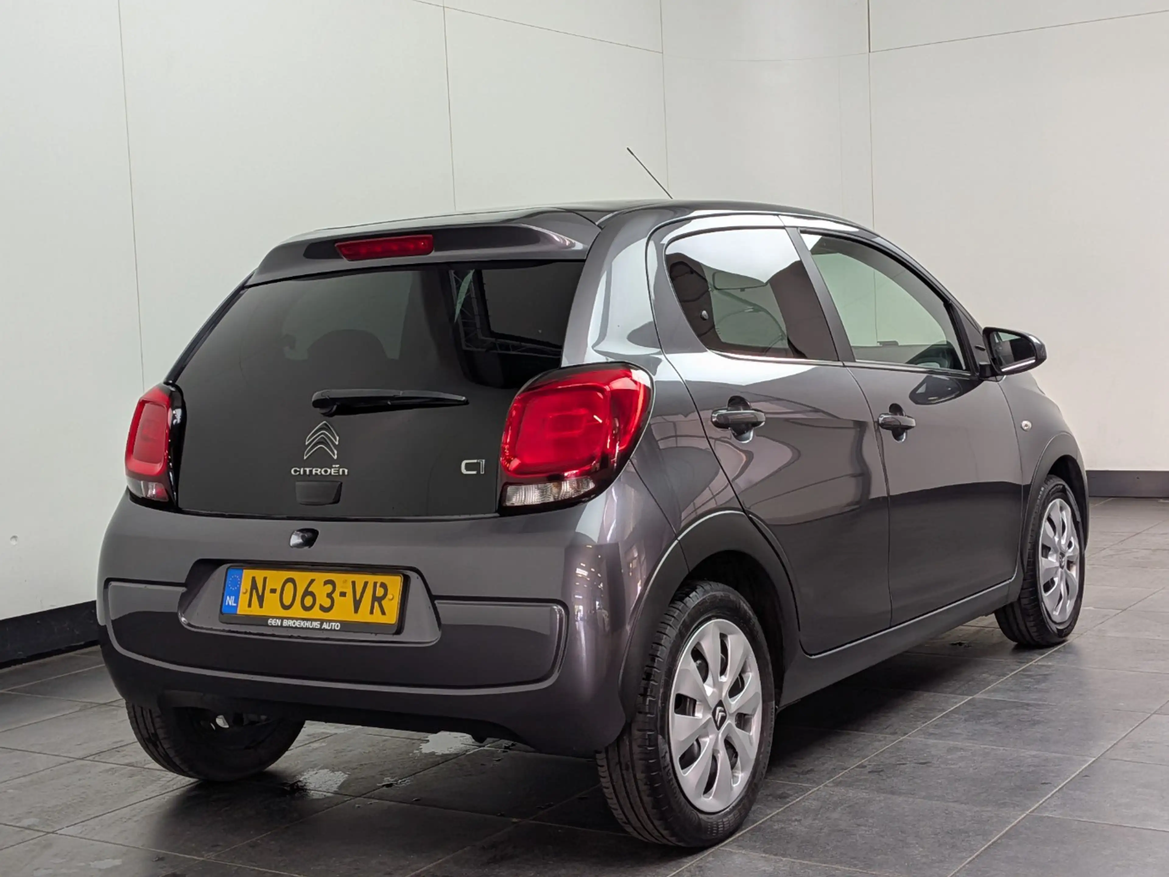 Citroen C1 1.0 VTi Millenium — photo 3