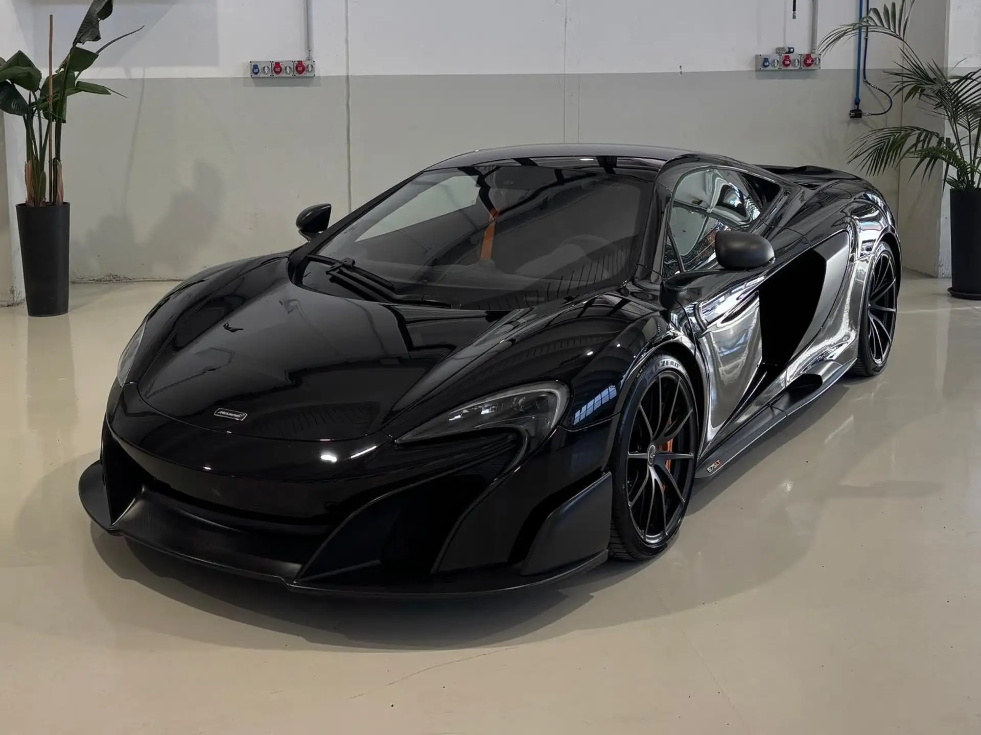 맥라렌 675LT 675 2016 검정 사진 2