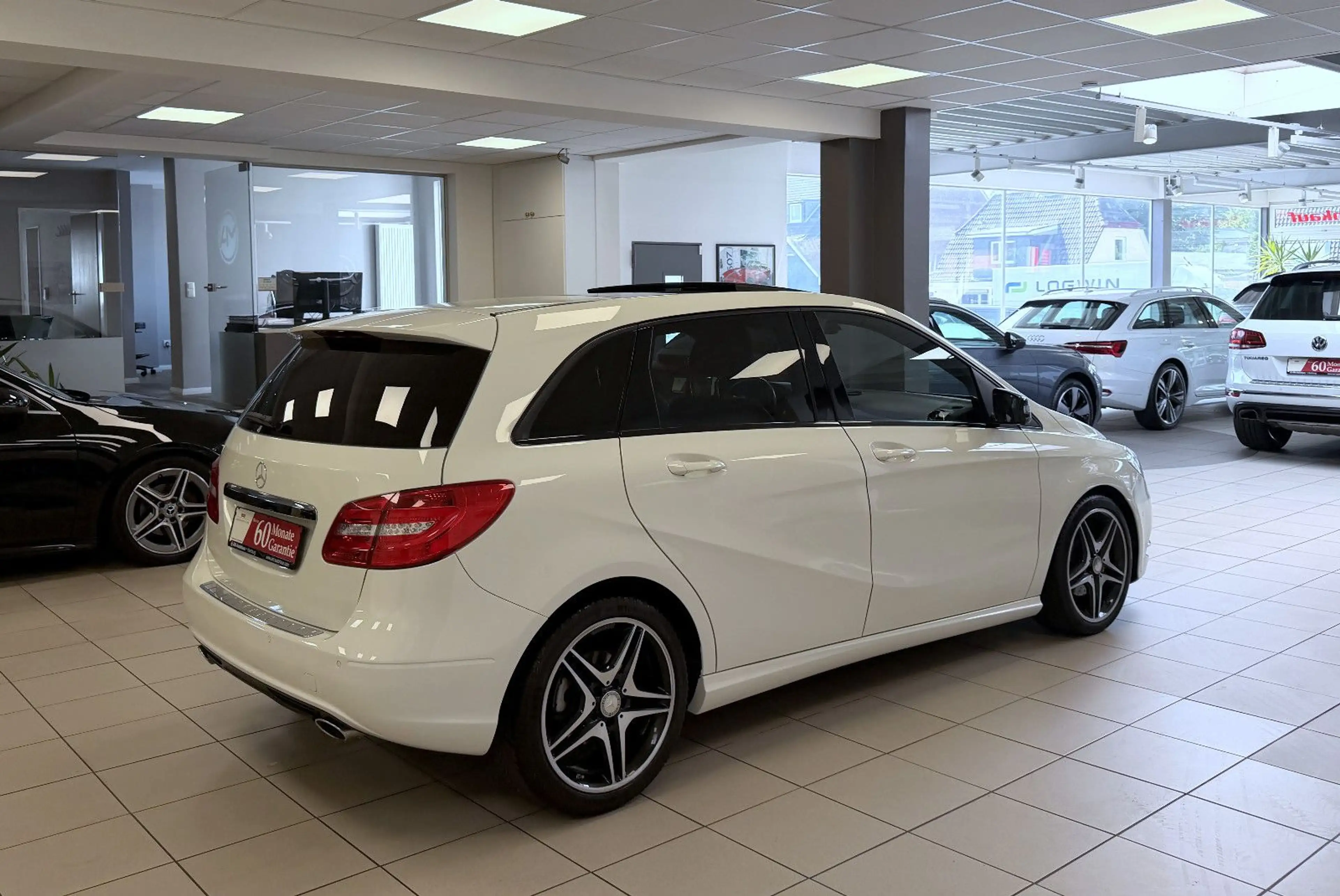 Mercedes-Benz B 200 CDI *AMG*Night*PanoSD*Bi-Xenon*Navi*Klima — photo 2