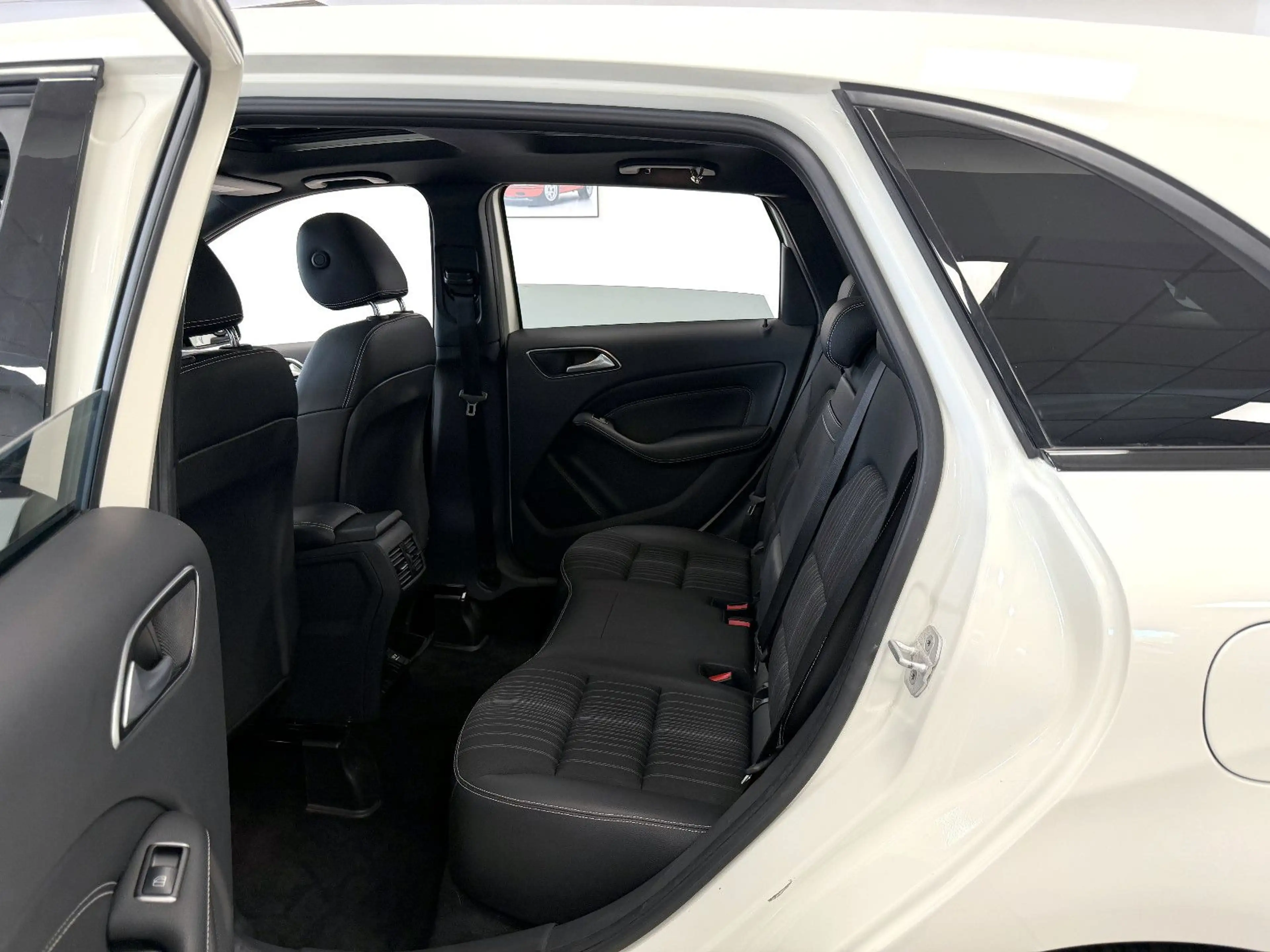 Mercedes-Benz B 200 CDI *AMG*Night*PanoSD*Bi-Xenon*Navi*Klima — photo 6