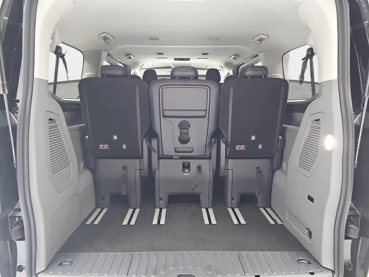 Ford Tourneo Custom TOURNEO CUSTOM 2.0 ECOBLUE AUTO. L1 TITANIUM X NAV 15