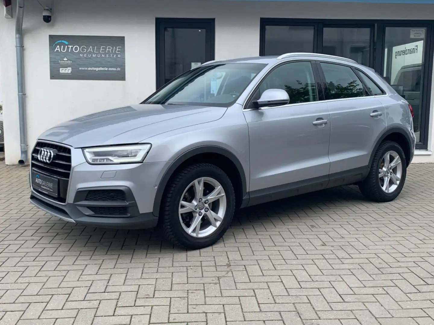 Audi Q3 sport quattro°S-Tronic°LED°NAVI°PDC°SHZ°TEMPO Silber - 1
