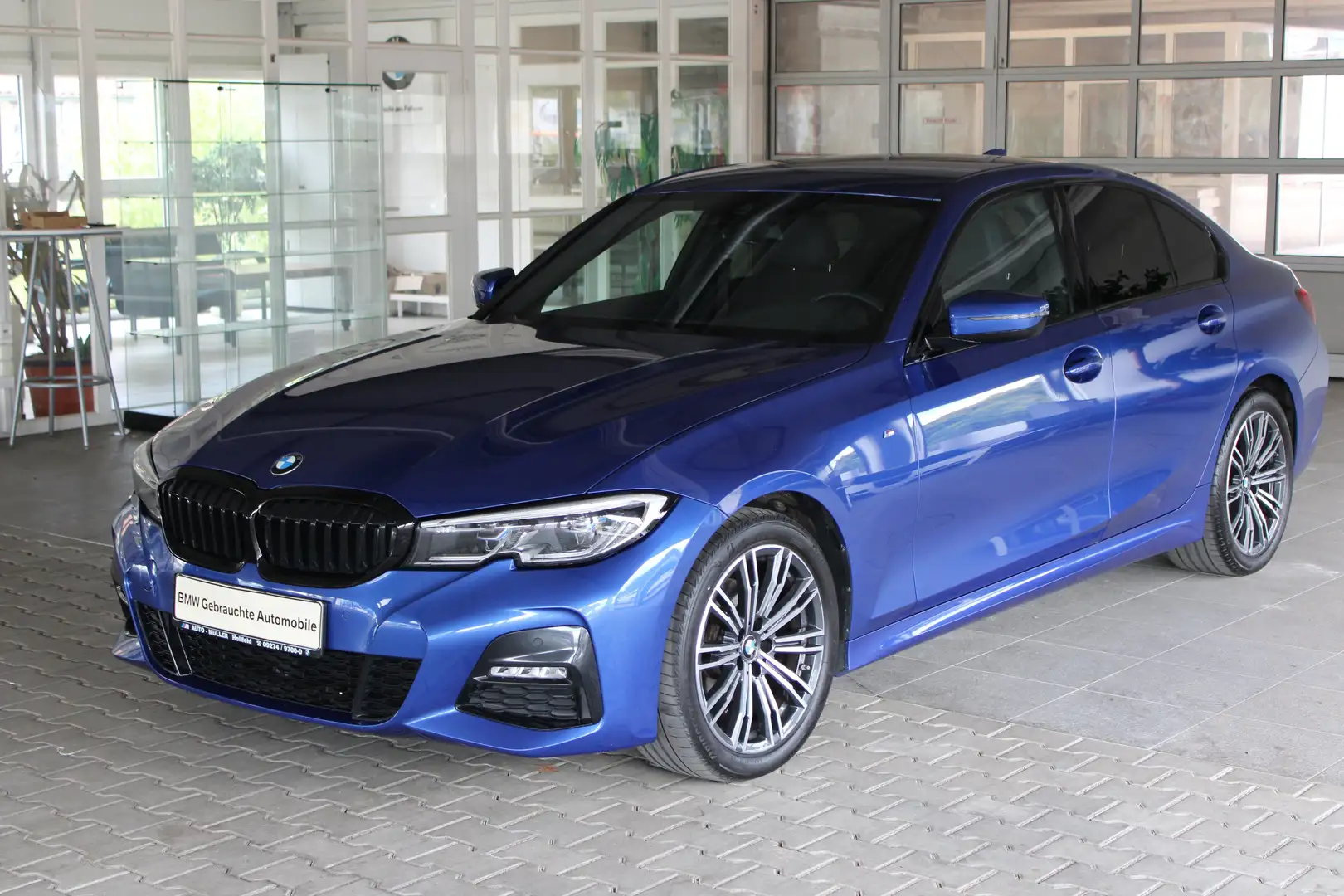 BMW 320 d xDrive A M Sport HiFi DAB WLAN Komfortzg. Blau - 2