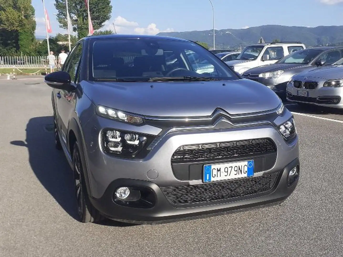 Citroen C3 C3 1.2 puretech Shine s Gris - 2