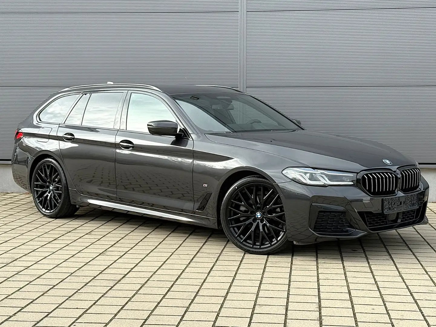 BMW 520 d Tour. xDrive M Sport*HUD*Laser*Sitzbelüftun Grau - 2