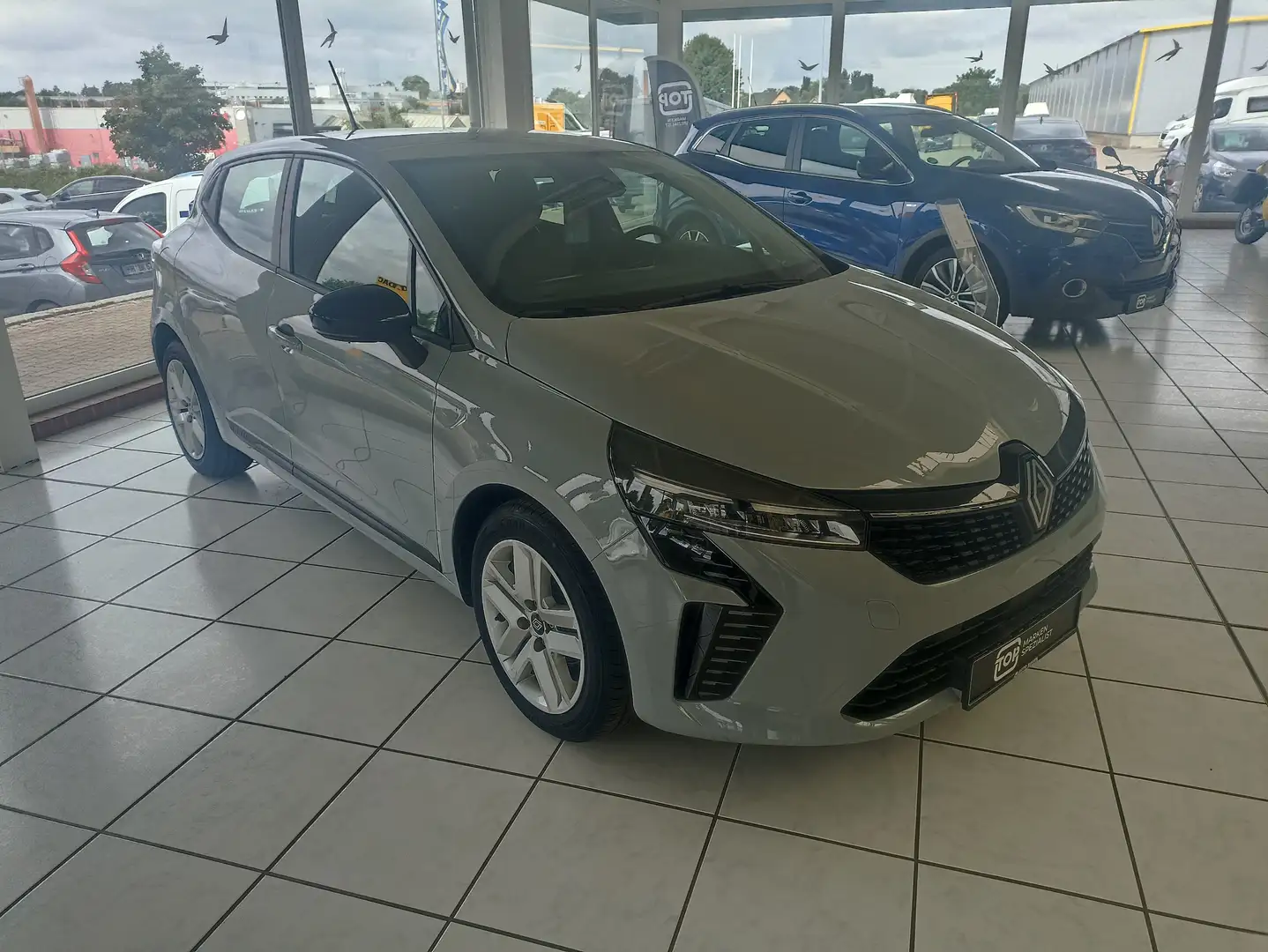 Renault Clio TCe 90 EVOLUTION Grau - 2