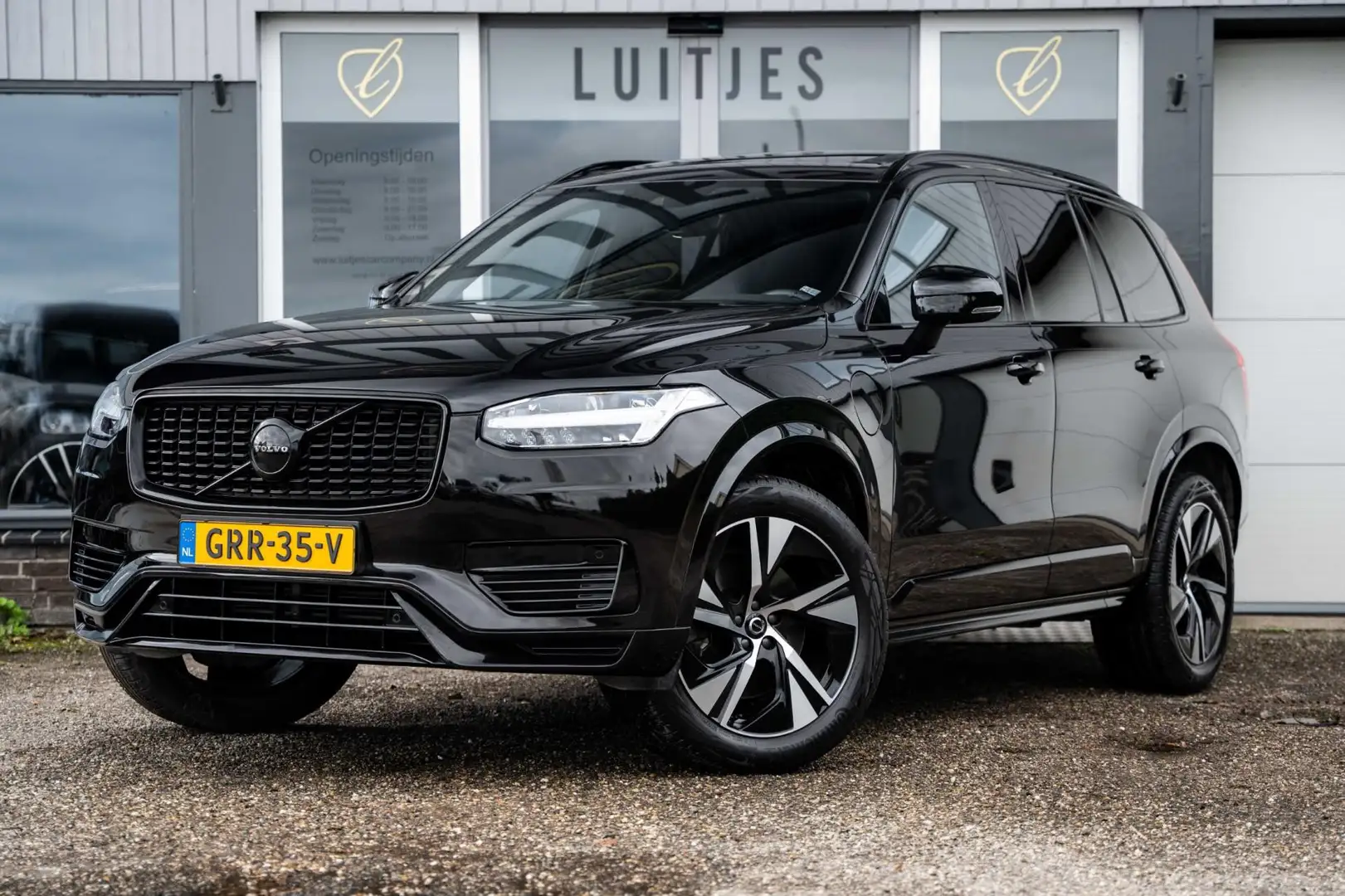 Volvo XC90 2.0 T8 Recharge AWD R-Design 7-pers. I Panorama I Schwarz - 1