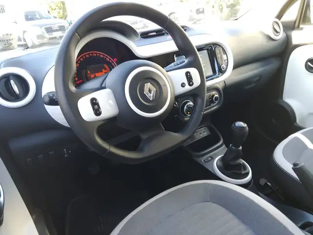 Renault Twingo view 8