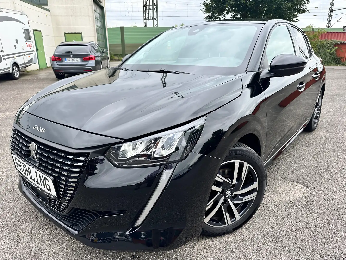 Peugeot 208 Allure Pack RFK, LED, Keyless Schwarz - 1