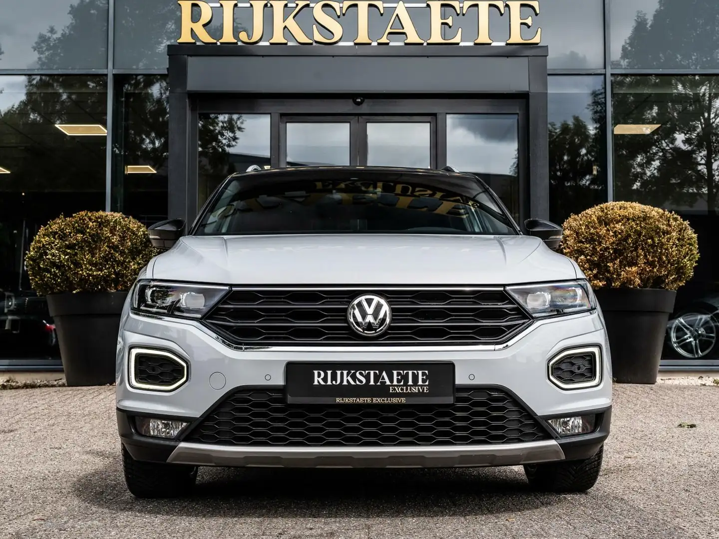 Volkswagen T-Roc 1.5 TSI R-Line|PANO|19''|ACC|NAV|CARPLAY Wit - 2