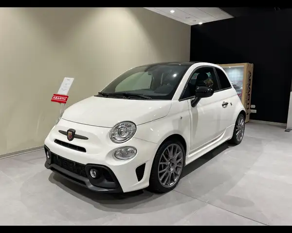 Abarth 695 1.4 T-Jet 180CV