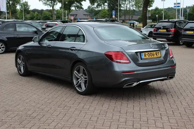 Mercedes-Benz E-Class view 3