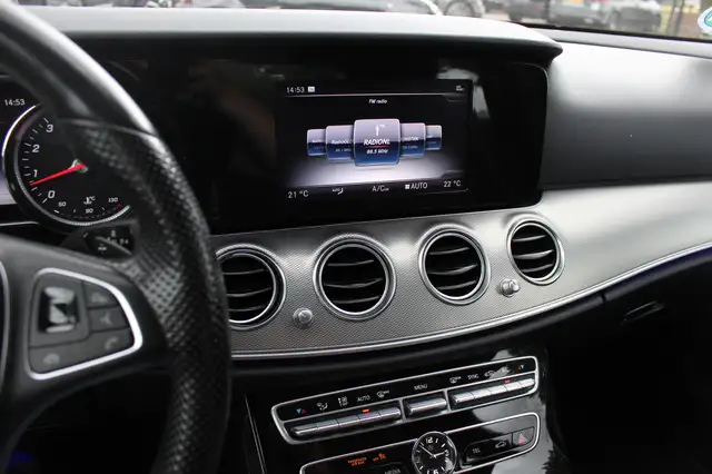 Mercedes-Benz E-Class view 19