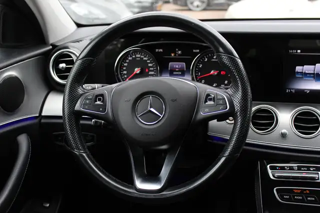 Mercedes-Benz E-Class view 17